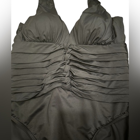 Miraclesuit! Size 18W-lose 10 lbs. instantly! Excellent condition! - Picture 3 of 6